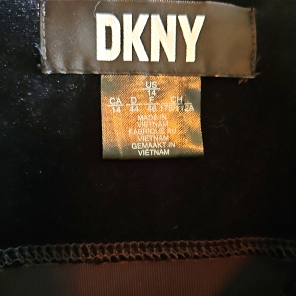 DKNY Women's Velvet Wrap Black Long Sleeved Dress Gathered Embellished Size 14 - Picture 6 of 9